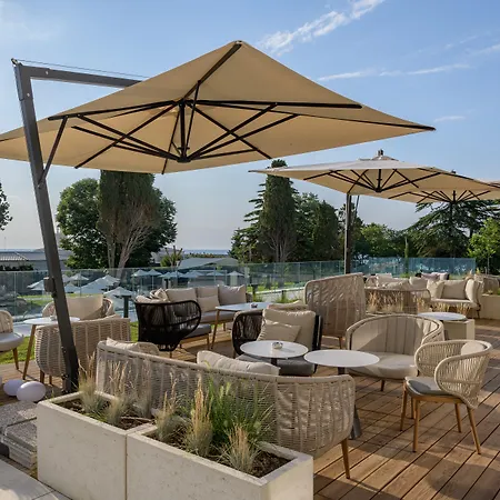 Отель Aquahouse *